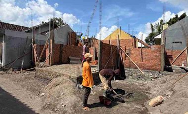 RUMAH MEWAH KLASIK SEMI FURNISHED MODERN - KUALITAS PREMIUM DEKAT JOGJABAY