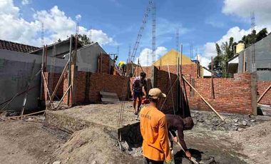 RUMAH MEWAH KLASIK SEMI FURNISHED MODERN - KUALITAS PREMIUM DEKAT JOGJABAY