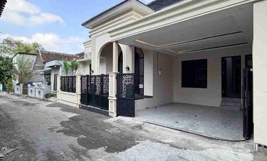 RUMAH MEWAH KLASIK FULLY FURNISHED MODERN - KUALITAS PREMIUM DEKAT JOGJABAY