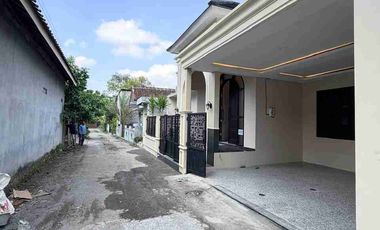 RUMAH MEWAH KLASIK FULLY FURNISHED MODERN - KUALITAS PREMIUM DEKAT JOGJABAY