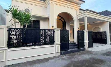 RUMAH MEWAH KLASIK FULLY FURNISHED MODERN - KUALITAS PREMIUM DEKAT JOGJABAY