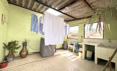 Casa de venta Av. Mariscal Sucre sur de Quito muy cerca cel C.C. Atahualpa