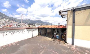 Casa de venta Av. Mariscal Sucre sur de Quito muy cerca cel C.C. Atahualpa