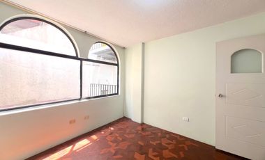 Casa de venta Av. Mariscal Sucre sur de Quito muy cerca cel C.C. Atahualpa