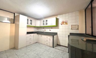 Casa de venta Av. Mariscal Sucre sur de Quito muy cerca cel C.C. Atahualpa