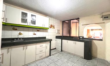 Casa de venta Av. Mariscal Sucre sur de Quito muy cerca cel C.C. Atahualpa