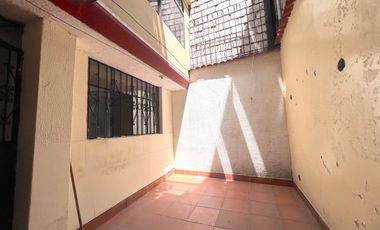 Casa de venta Av. Mariscal Sucre sur de Quito muy cerca cel C.C. Atahualpa