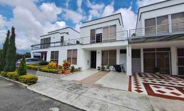 VENTA CASA EN FUSAGASUGÁ HERMOSA