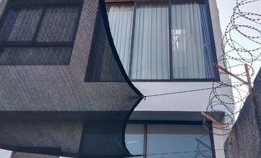 Rumah Mewah Arcamanik Cisaranten Kulon Full Furnished Swimming Pool | LA069