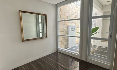 Rumah disewakan di Pondok Indah