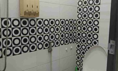 DISEWAKAN RUMAH FULL FURNISH, BEBAS BANJIR & AMAN DUKUH KUPANG TIMUR