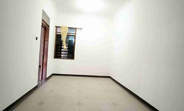 DISEWAKAN RUMAH KOMPLEK BATUNUNGGAL INDAH