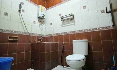 DISEWAKAN RUMAH KOMPLEK BATUNUNGGAL INDAH