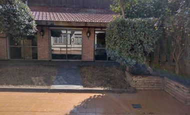 CASA DE 4 AMBIENTES EN ALQUILER