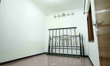 sewa murah rumah di perumahan elite batu Nunggal