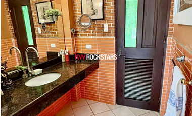 𝐅𝐎𝐑 𝐒𝐀𝐋𝐄! 𝐇𝐨𝐮𝐬𝐞 𝐚𝐧𝐝 𝐋𝐨𝐭 𝐢𝐧 𝐏𝐫𝐨𝐯𝐢𝐝𝐞𝐧𝐭 𝐕𝐢𝐥𝐥𝐚𝐠𝐞, 𝐌𝐚𝐫𝐢𝐤𝐢𝐧𝐚 𝐂𝐢𝐭𝐲