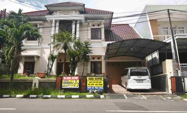Rumah Mewah Paling depan
