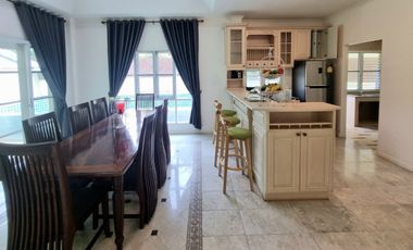 Detached 2-storey pool villa with 7 bedrooms and 6 bathrooms in Hang Dong