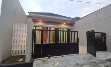 RUMAH MODERN SIAP HUNI, 9 MENIT DARI BANDARA ADI SUCIPTO