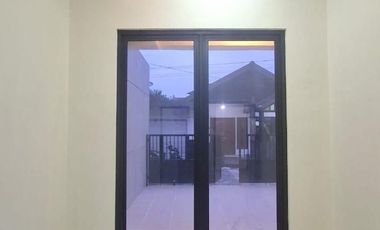 RUMAH MODERN SIAP HUNI, 9 MENIT DARI BANDARA ADI SUCIPTO
