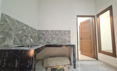 RUMAH MODERN SIAP HUNI, 9 MENIT DARI BANDARA ADI SUCIPTO