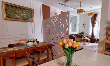 Rumah Cantik 2 lantai Murah Siap Huni semi Furnish dalam cluster di Pekayon Pasar rebo Jakarta Timur Nego