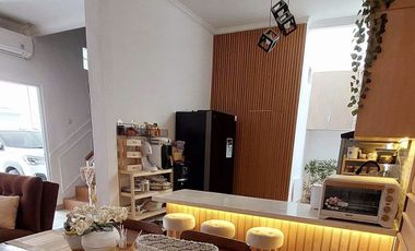 Rumah Cantik 2 lantai Murah Siap Huni semi Furnish dalam cluster di Pekayon Pasar rebo Jakarta Timur Nego