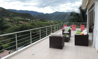 VENDO CASA EN ANAPOIMA