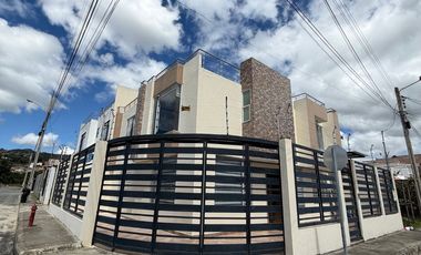 Casa en venta en Loja sector Amable Maria