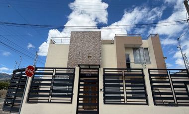 Casa en venta en Loja sector Amable Maria