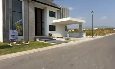 TERRENO EN VENTA EN FRACCIONAMIENTO LOMAS DE COCOYOC MORELOS