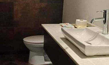 de renta  casa de lujo a estrenar full amoblado de 3 habitaciones con jardín propio duplex con vista ascensor  desde parqueadero guardias porch