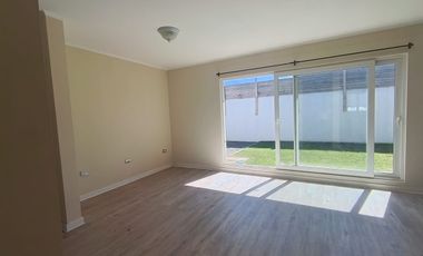 Arriendo Casa Mediterránea 3 dorm. en Condominio Villa Alemania