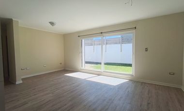 Arriendo Casa Mediterránea 3 dorm. en Condominio Villa Alemania