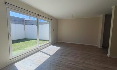 Arriendo Casa Mediterránea 3 dorm. en Condominio Villa Alemania