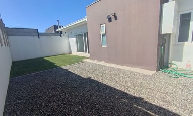 Arriendo Casa Mediterránea 3 dorm. en Condominio Villa Alemania