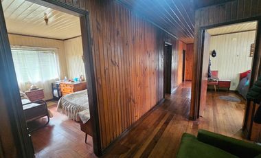 CASA CENTRAL CON AMPLIO SITIO EN PAILLACO