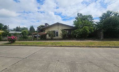CASA CENTRAL CON AMPLIO SITIO EN PAILLACO