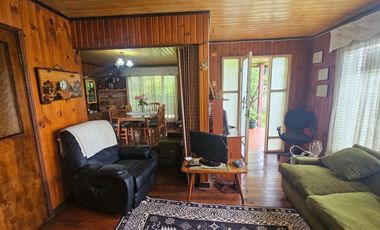 CASA CENTRAL CON AMPLIO SITIO EN PAILLACO