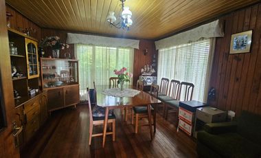 CASA CENTRAL CON AMPLIO SITIO EN PAILLACO
