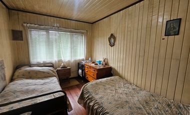 CASA CENTRAL CON AMPLIO SITIO EN PAILLACO