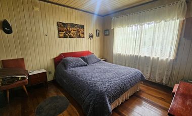 CASA CENTRAL CON AMPLIO SITIO EN PAILLACO