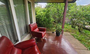 CASA CENTRAL CON AMPLIO SITIO EN PAILLACO