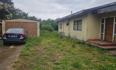 CASA CENTRAL CON AMPLIO SITIO EN PAILLACO