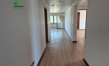 En venta excelente departamento en Edificio las Palmas, en pleno centro.