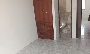 SE VENDE LINDA CASA EN URB PRIVADA PLAZA VICTORIA 4 DORMITORIOS 4 BAÑOS