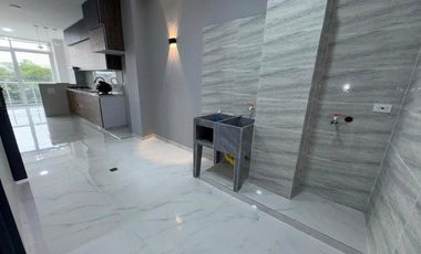 ARRENDO APARTAMENTO EN EL SEGUNDO PISO, BARRIO CANAIMA.