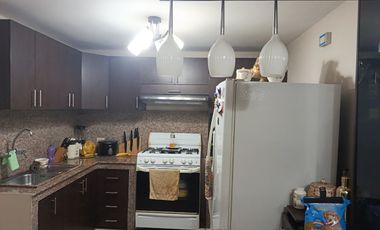 VENTA DE CASA MODERNAEN URB PRIVADA VICTORIA CLUB