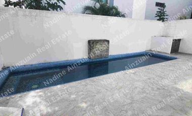 SE RENTA CASA AMPLIA EN RESIDENCIAL CUMBRES CANCÚN, 3 RECÁMARAS MÁS ESTUDIO, ALBERCA PRIVADA, AMENIDADES, SEGURIDAD 24 HORAS.