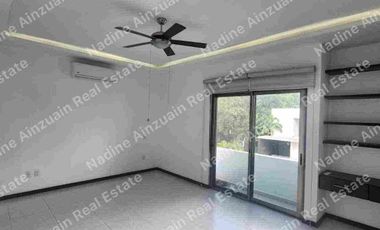 SE RENTA CASA AMPLIA EN RESIDENCIAL CUMBRES CANCÚN, 3 RECÁMARAS MÁS ESTUDIO, ALBERCA PRIVADA, AMENIDADES, SEGURIDAD 24 HORAS.